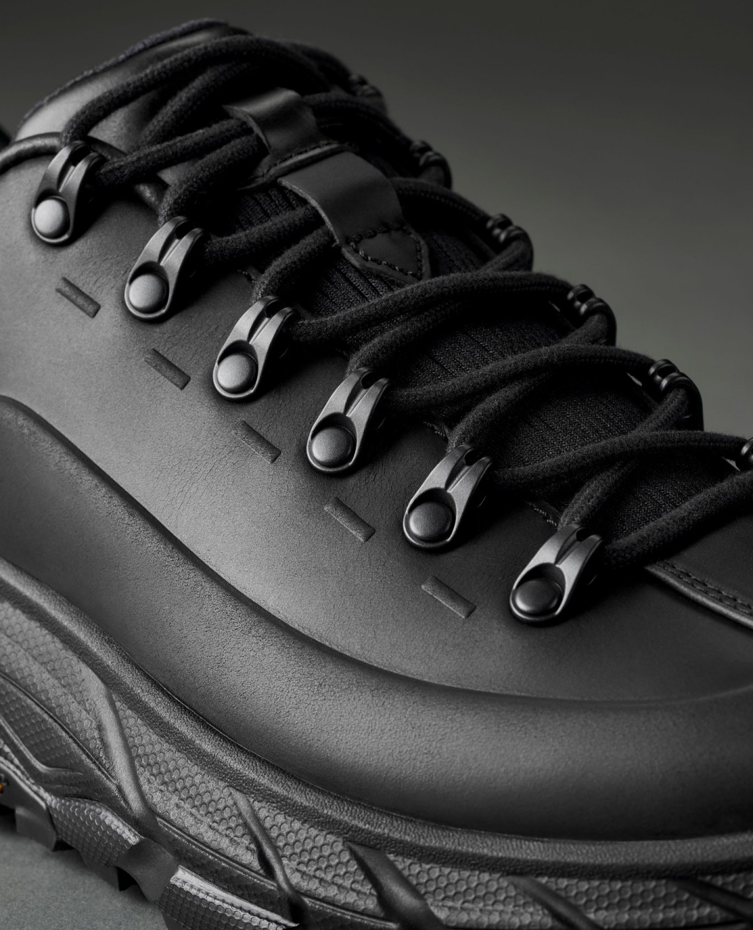 【2026年 9/18 発売】HOKA TOR SUMMIT LEATHER TP “Black” (ホカ トー・サミット レザー)