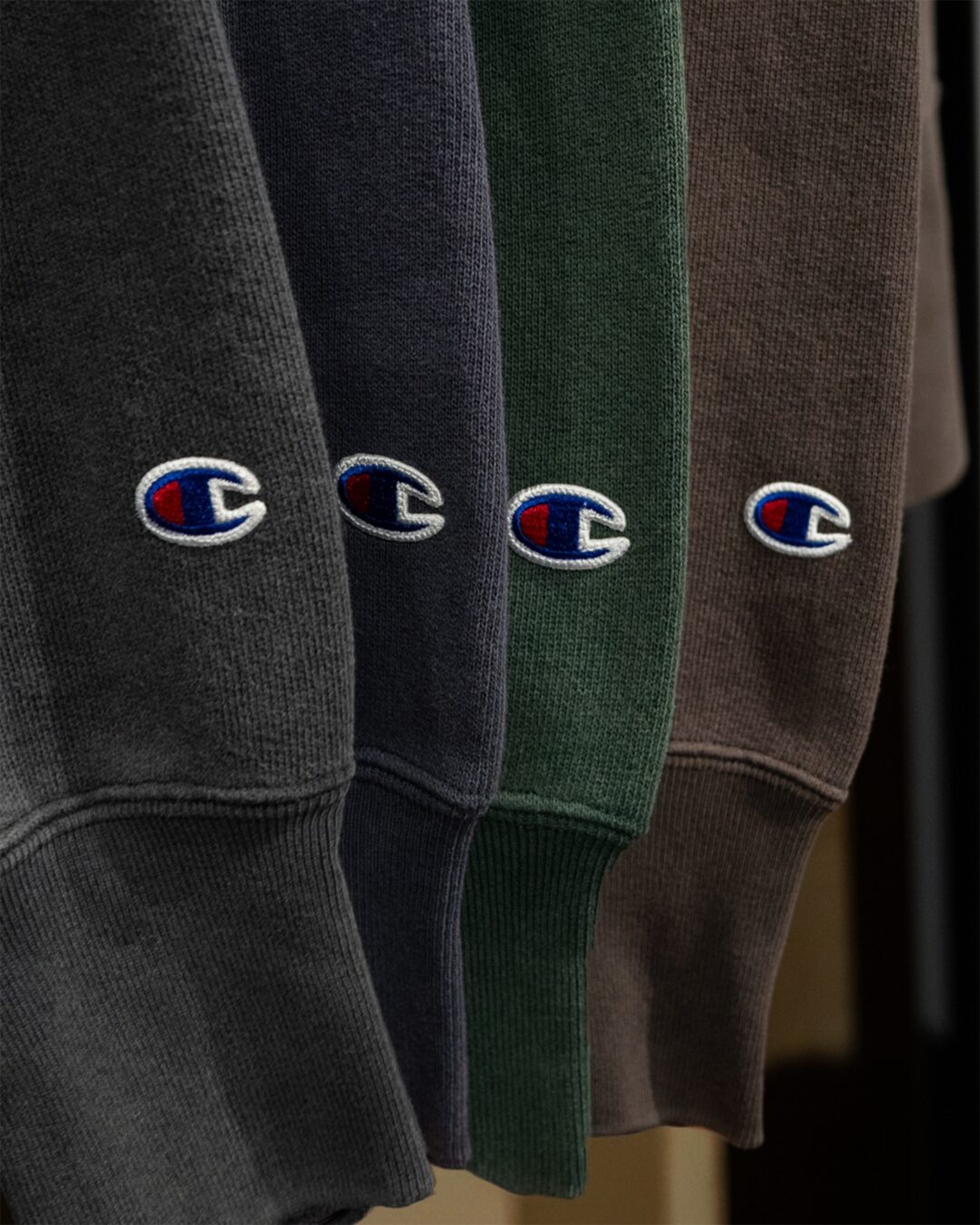 V.A. × Champion “REVERSE WEAVE Vintage Wash Sweat”が発売 (ヴィエー チャンピオン リバースウィーブ ビンテージ ウォッシュ スウェット)