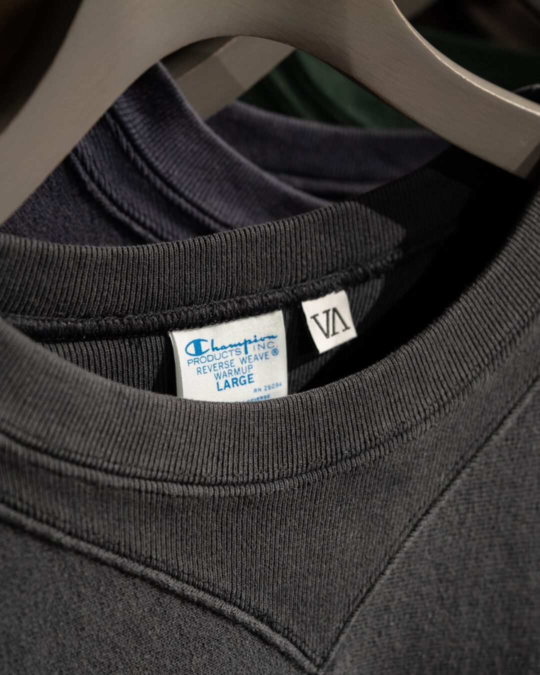 V.A. × Champion “REVERSE WEAVE Vintage Wash Sweat”が発売 (ヴィエー チャンピオン リバースウィーブ ビンテージ ウォッシュ スウェット)
