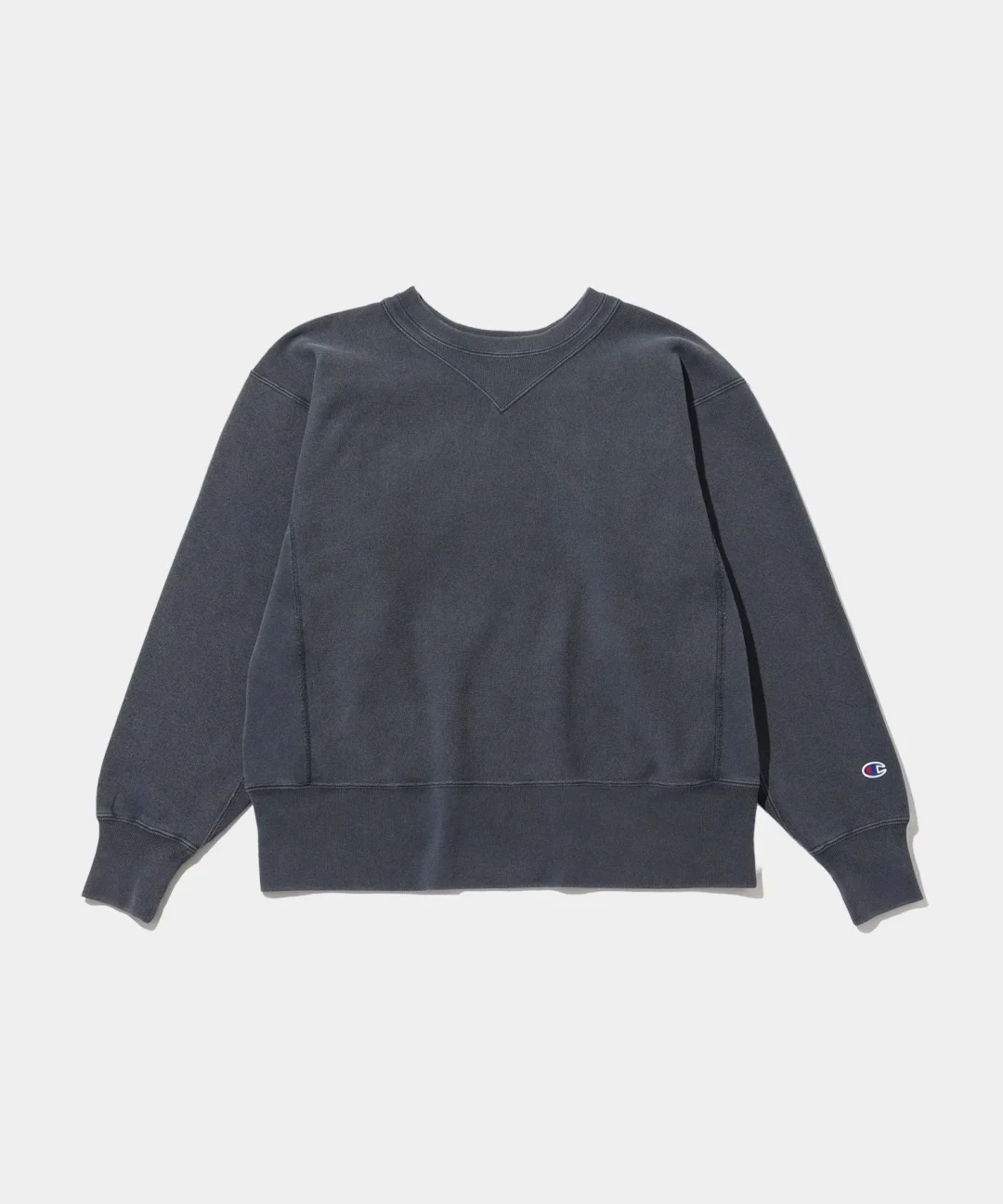 V.A. × Champion “REVERSE WEAVE Vintage Wash Sweat”が発売 (ヴィエー チャンピオン リバースウィーブ ビンテージ ウォッシュ スウェット)