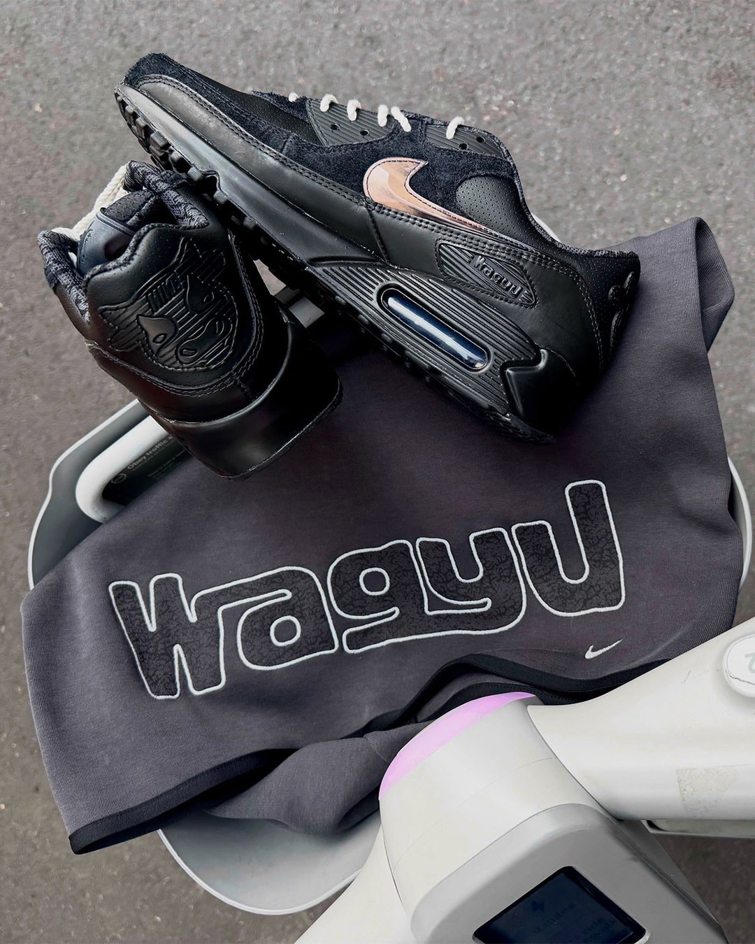 【2026年 9月 発売予定】WAGYU × NIKE AIR MAX 90 “Black” (ワギュウ ナイキ エア マックス “ブラック”) [IR1979-010]