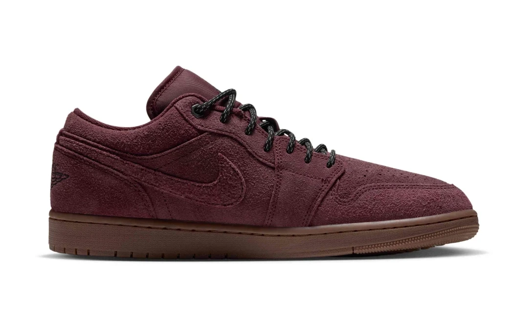 【2026年 9/7 発売】NIKE AIR JORDAN 1 LOW SE “Dark Team Red/Gum Medium Brown” (ナイキ エア ジョーダン ロー “ダークチームレッド/ガムミディアムブラウン”) [IO2047-600]