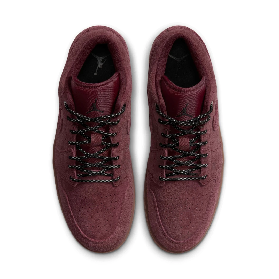 【2026年 9/7 発売】NIKE AIR JORDAN 1 LOW SE “Dark Team Red/Gum Medium Brown” (ナイキ エア ジョーダン ロー “ダークチームレッド/ガムミディアムブラウン”) [IO2047-600]