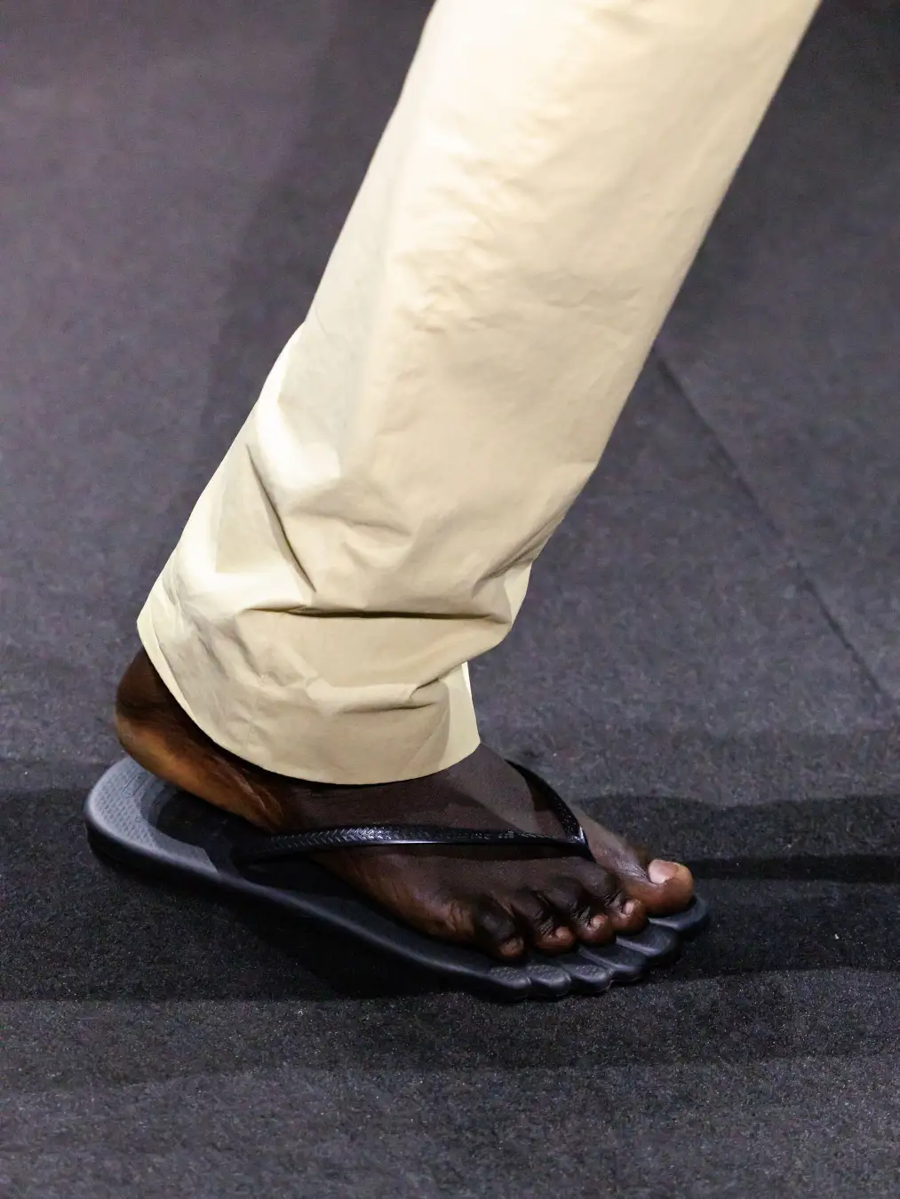 MM6 Maison Margiela × Havaianas 2027 SS コラボが5月 発売予定 (メゾン マルジェラ ハワイアナス)