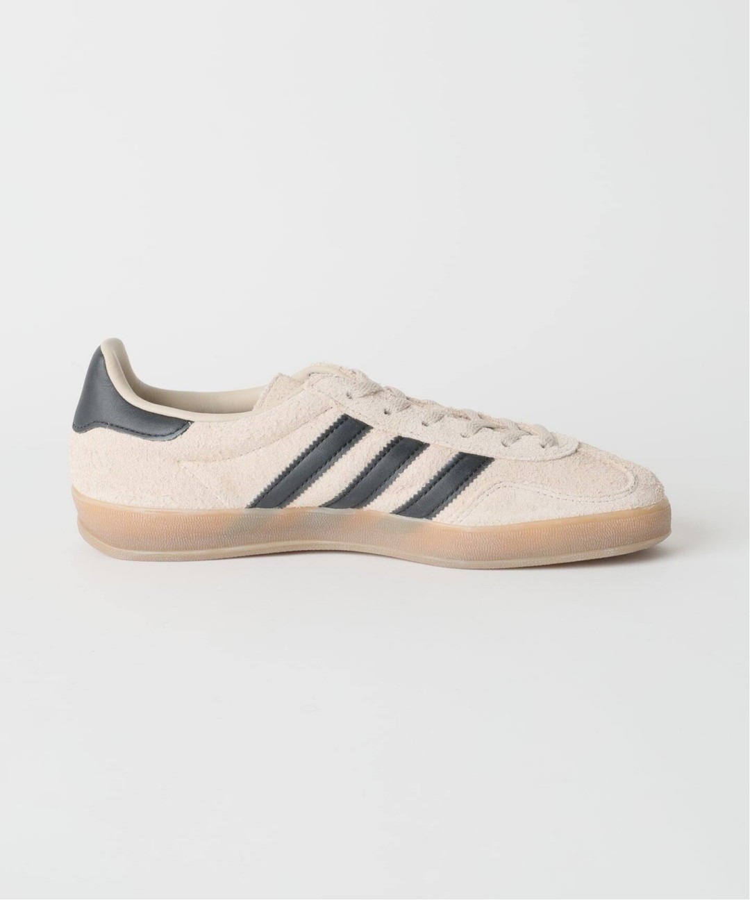 【2026年 10月中旬 発売】JOURNAL STANDARD relume × adidas Originals GAZELLE INDOOR “KHATHR/CBLACK/PREBLE” (アディダス オリジナルス ガゼル ロー インドア) [KJ8317]