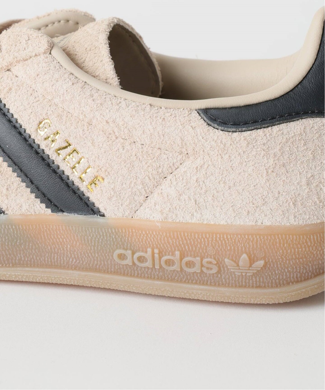 【2026年 10月中旬 発売】JOURNAL STANDARD relume × adidas Originals GAZELLE INDOOR “KHATHR/CBLACK/PREBLE” (アディダス オリジナルス ガゼル ロー インドア) [KJ8317]