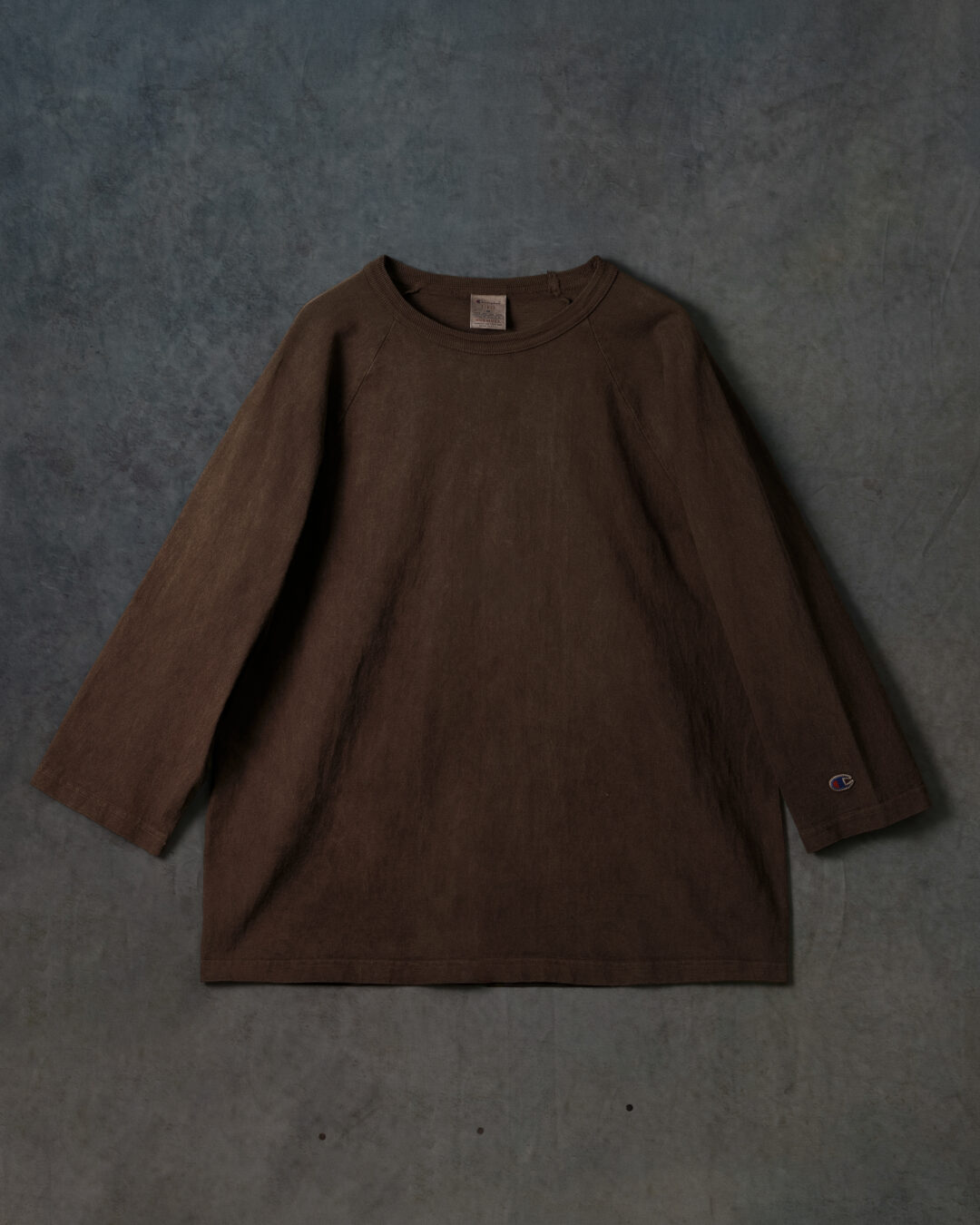 Champion 2026 FW Made in USA「T1011」に日本の伝統技法「奄美泥染め」を施した限定アイテム”AMAMI DOROZOME”が10/3 発売 (チャンピオン)
