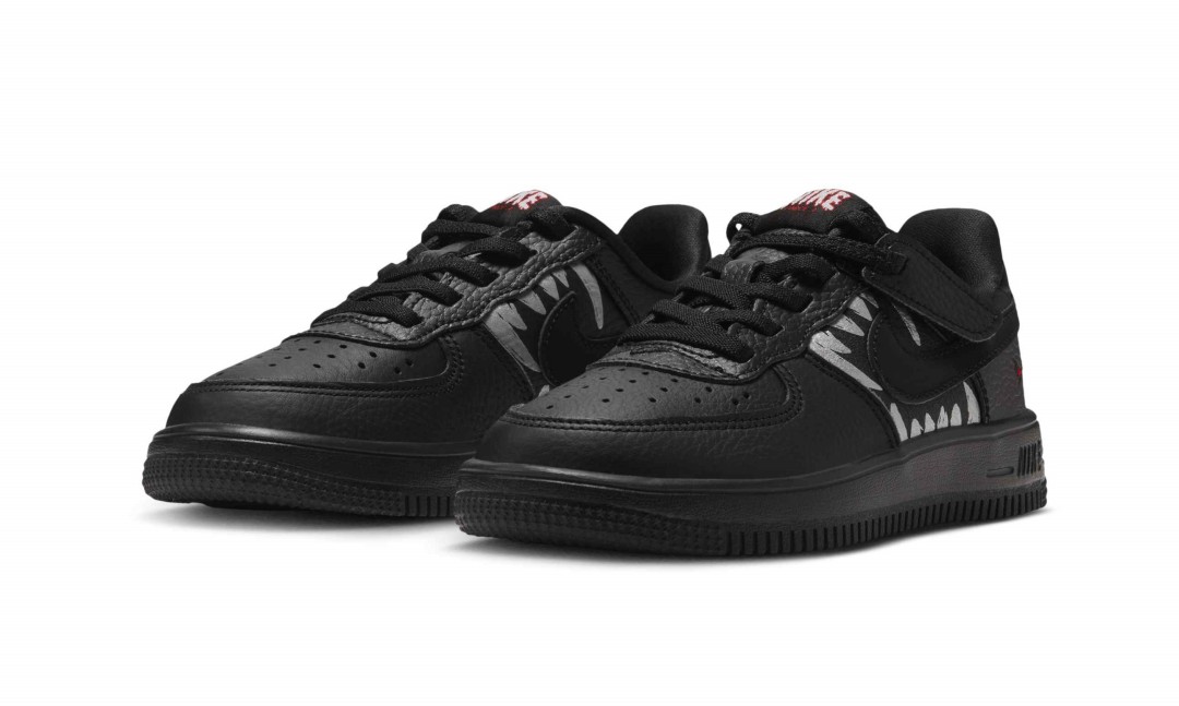 【海外 2026年 9/20 発売予定】NIKE GS AIR FORCE 1 LOW “Halloween/Black/university Red” (ナイキ エア フォース 1 ロー “ハロウィン/ブラック/ユニバーシティレッド”) [IQ2241-001]