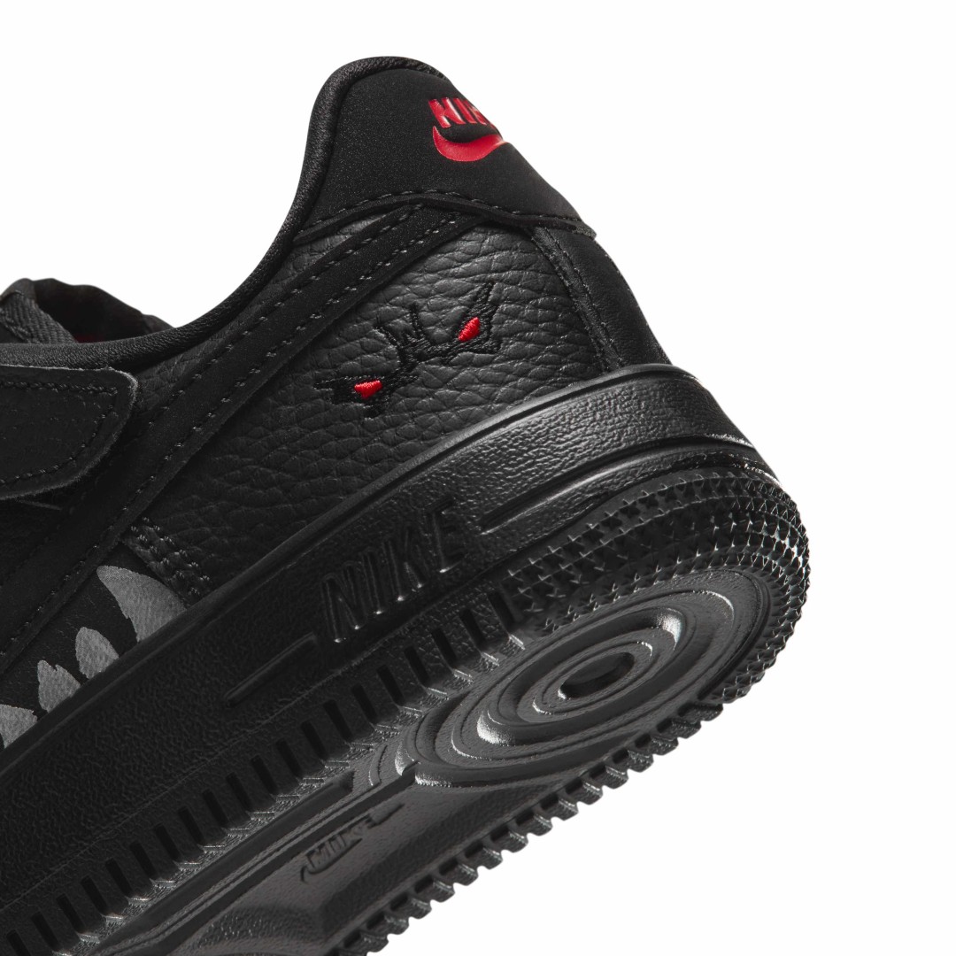 【海外 2026年 9/20 発売予定】NIKE GS AIR FORCE 1 LOW “Halloween/Black/university Red” (ナイキ エア フォース 1 ロー “ハロウィン/ブラック/ユニバーシティレッド”) [IQ2241-001]