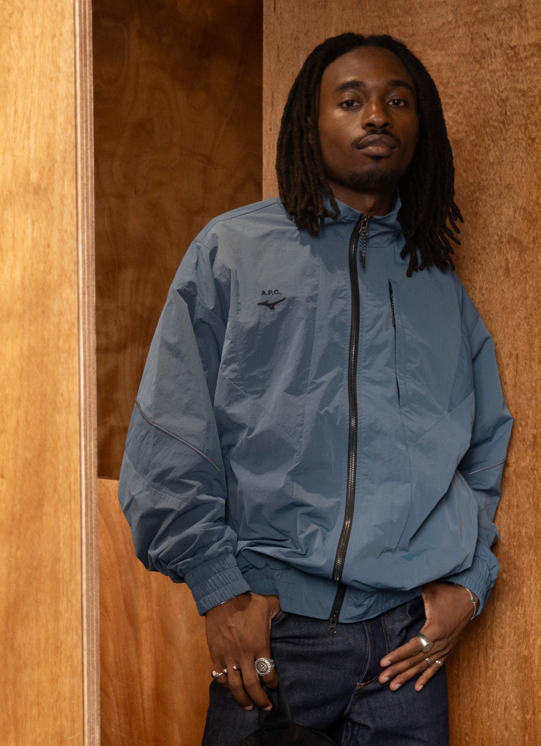 A.P.C. × Mizuno コラボ第5弾が2026年 9/11 発売 (アーペーセー ミズノ)