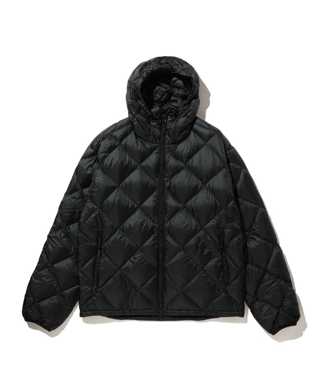 BEAMS 2026 FW “ライトウェイト ダウン フーディ”が11月下旬 発売 (ビームス)