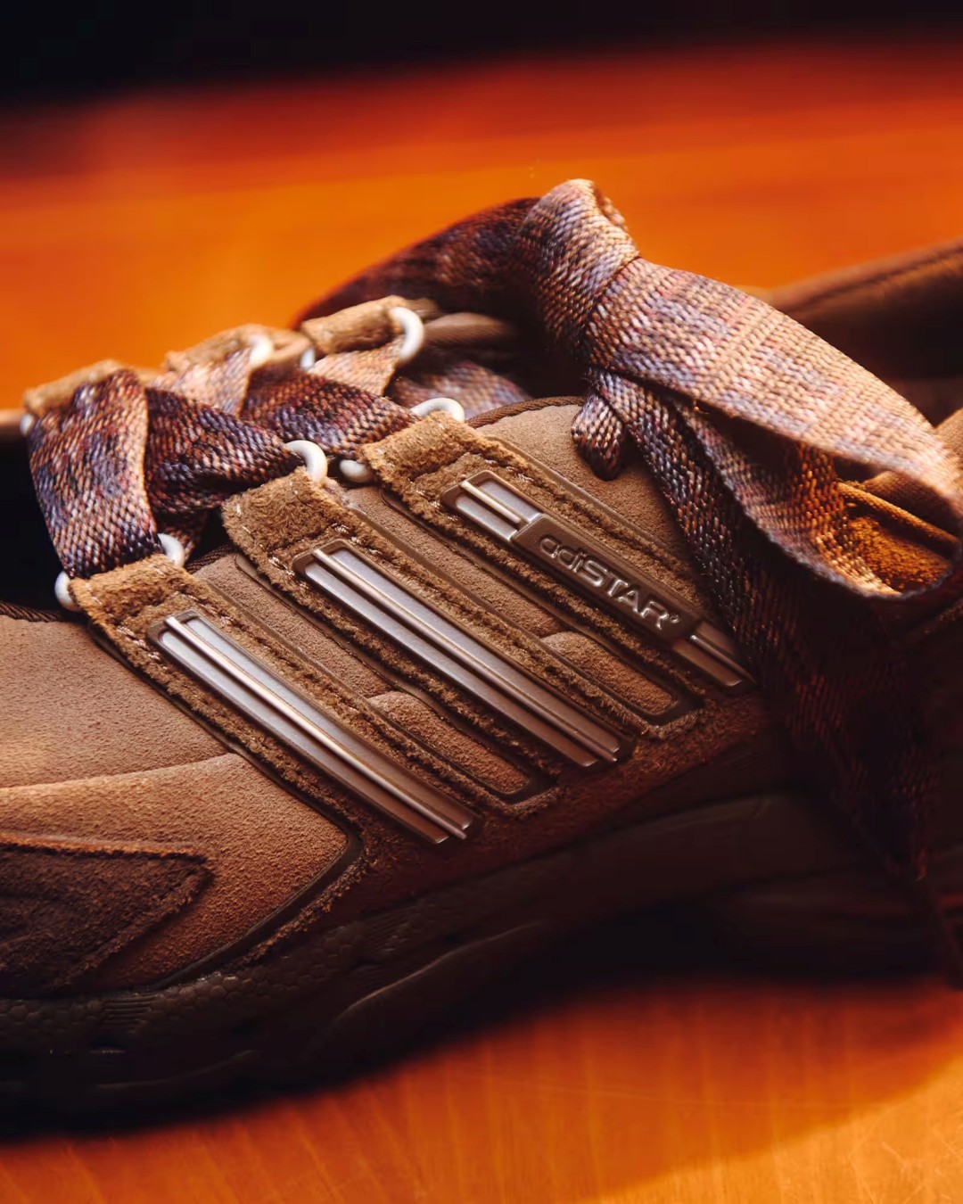 【2026年 10/2 発売】atmos pink × adidas Originals ADISTAR CONTROL 5 MJ “Chocolate” (アトモス ピンク アディダス オリジナルス アディスター コントロール “チョコレート”) [KZ6953]