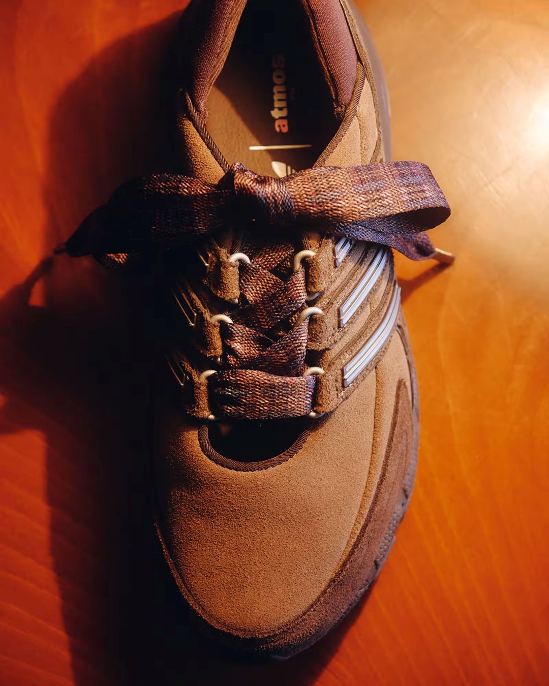 【2026年 10/2 発売】atmos pink × adidas Originals ADISTAR CONTROL 5 MJ “Chocolate” (アトモス ピンク アディダス オリジナルス アディスター コントロール “チョコレート”) [KZ6953]