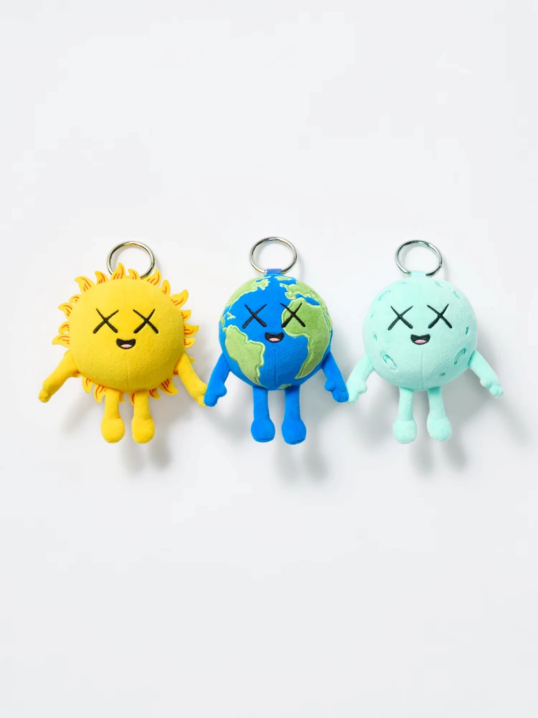 UNIQLO × KAWS 2026 FW コラボコレクション「UNIVERSE」が9/14 08:15 発売 (ユニクロ カウズ)