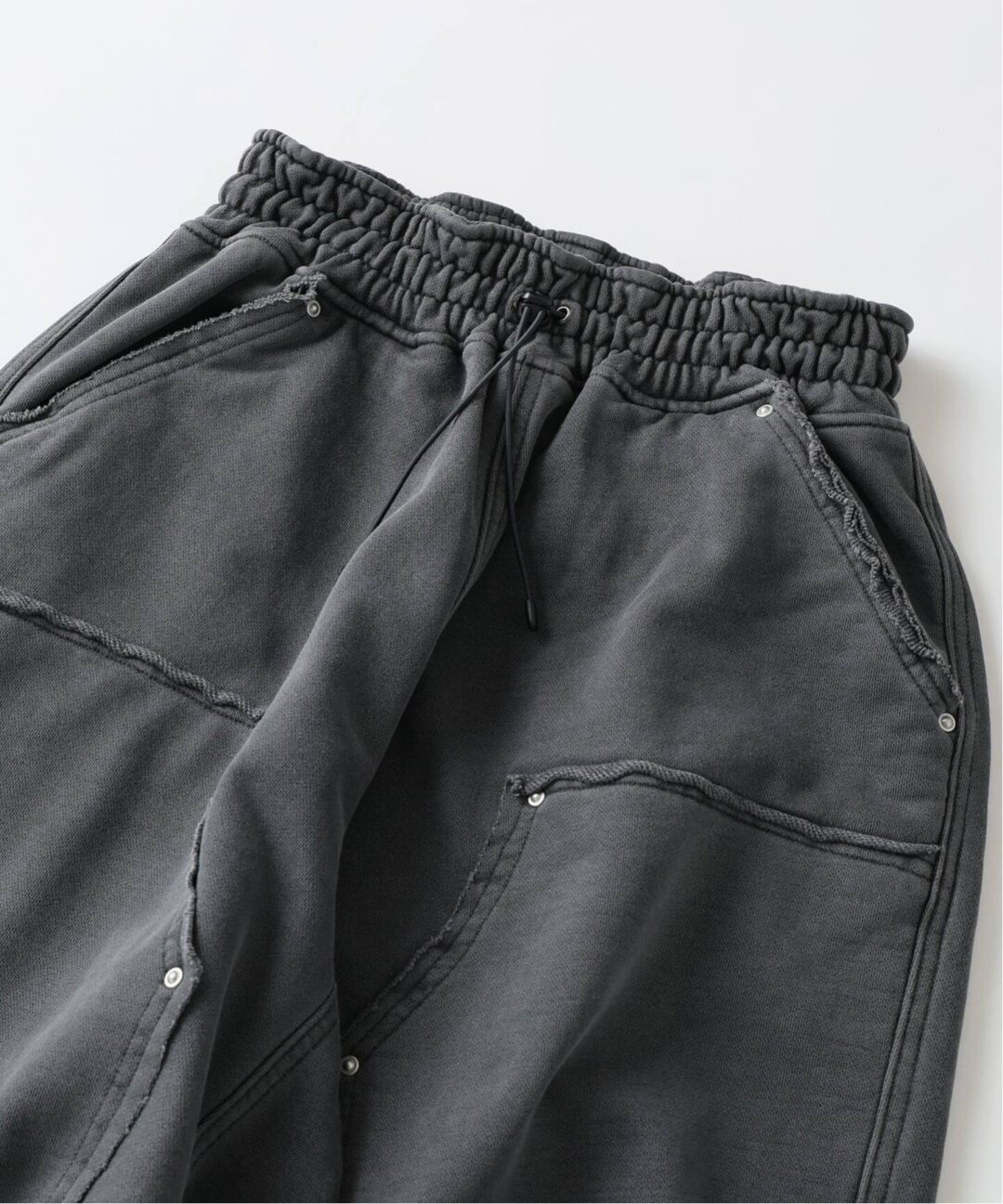 JOURNAL STANDARD 2026 FW “アシッド ダブル ニー スウェット パンツ”が10月中旬 発売 (ジャーナルスタンダード)