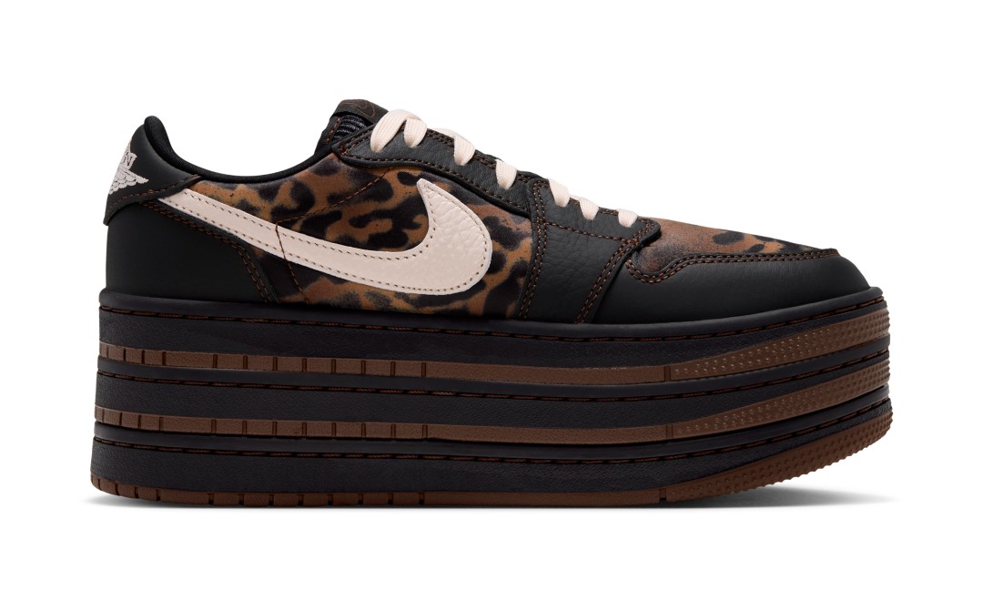 【2026年 10/5 発売】NIKE W AIR JORDAN 1 TRIPLE STACK “Leopard/Black/Cacao Wow” (ナイキ エア ジョーダン トリプルスタック “レオパード/ブラック/カカオワオ”) [IV5073-001]
