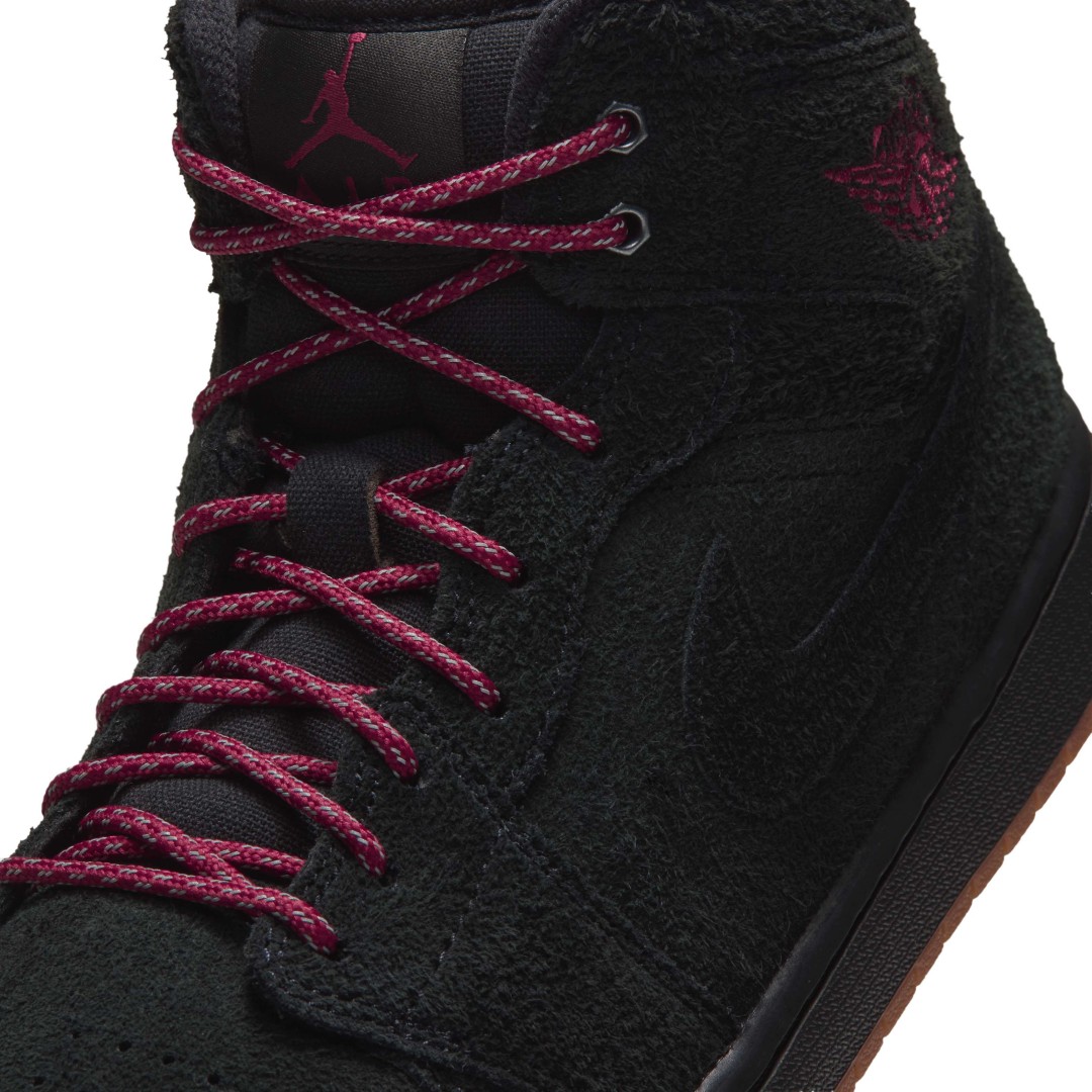 【2026年 11月 発売予定】NIKE AIR JORDAN 1 MID SE “Black/Gum Medium Brown/Team Red” (ナイキ エア ジョーダン ミッド “ブラック/ブラウン/レッド”) [IQ5491-001]
