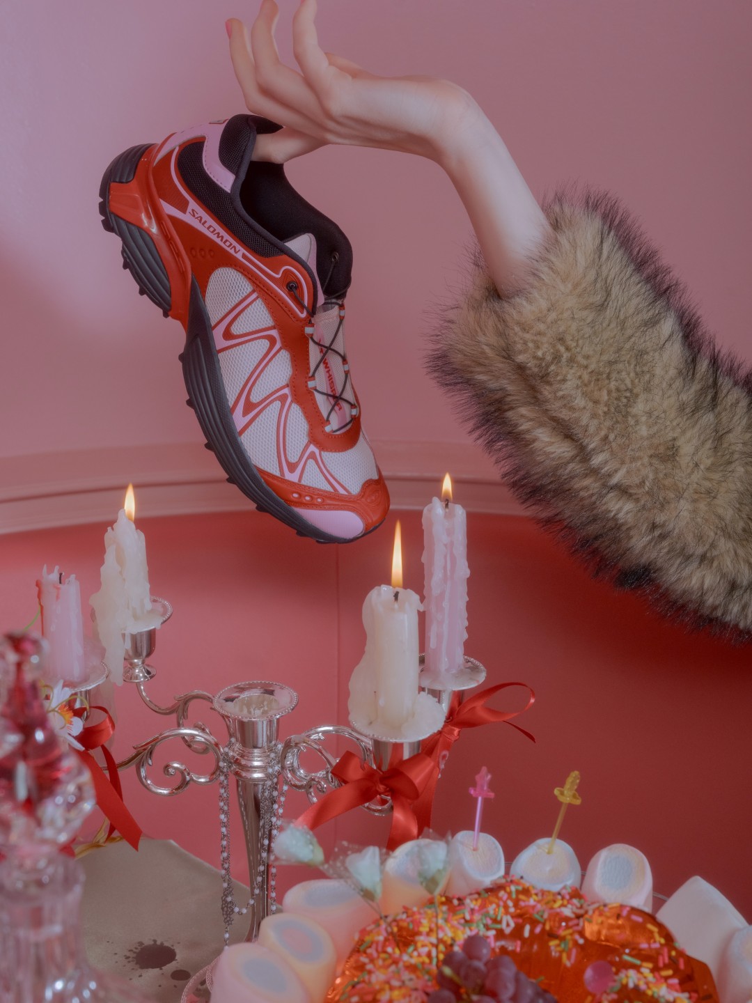 “チェリーケーキ”をイメージした Salomon for Ray BEAMS XT-WHISPER “CHERRY CAKE PARTY”が2026年 10/2 & 10/3 発売 (サロモン レイビームス)