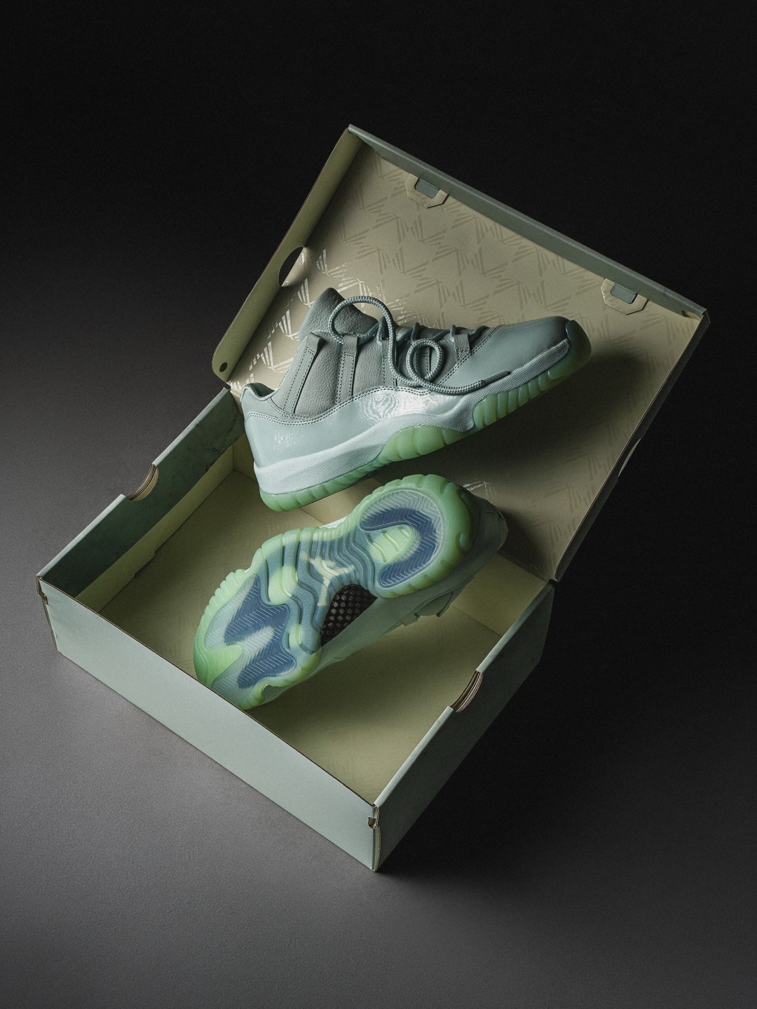 【2026年 9/18 発売予定】JAIDE x NIKE W AIR JORDAN 11 RETRO LOW SP “Fiberglass” (ジェイド ナイキ エア ジョーダン 11) [IW1882-300]