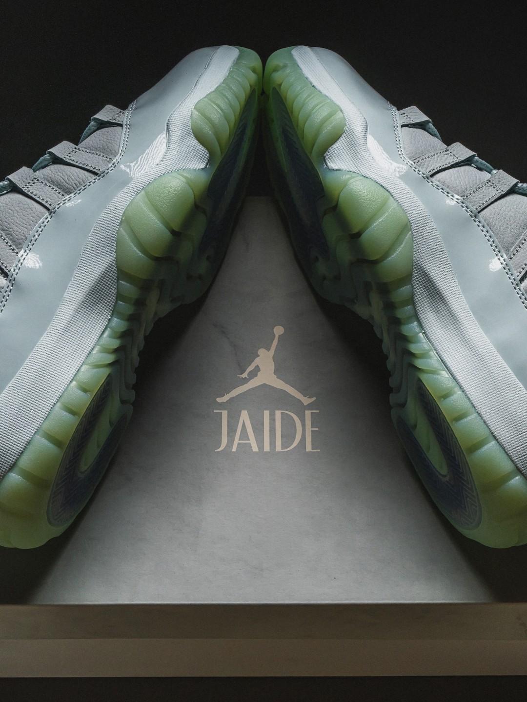【2026年 9/18 発売予定】JAIDE x NIKE W AIR JORDAN 11 RETRO LOW SP “Fiberglass” (ジェイド ナイキ エア ジョーダン 11) [IW1882-300]