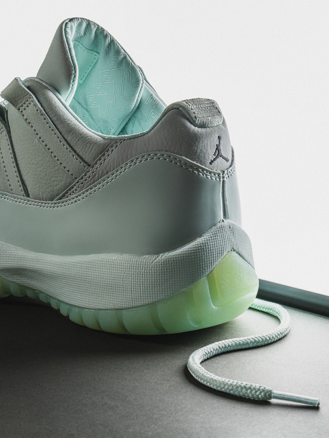 【2026年 9/18 発売予定】JAIDE x NIKE W AIR JORDAN 11 RETRO LOW SP “Fiberglass” (ジェイド ナイキ エア ジョーダン 11) [IW1882-300]