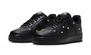 【2026年 9/5 発売】NIKE W AIR FORCE 1 07 LOW SE “Black/Metallic Summit White” (ナイキ フォース 1 ロー “ブラック/メタリックサミットホワイト”) [IQ0133-001]
