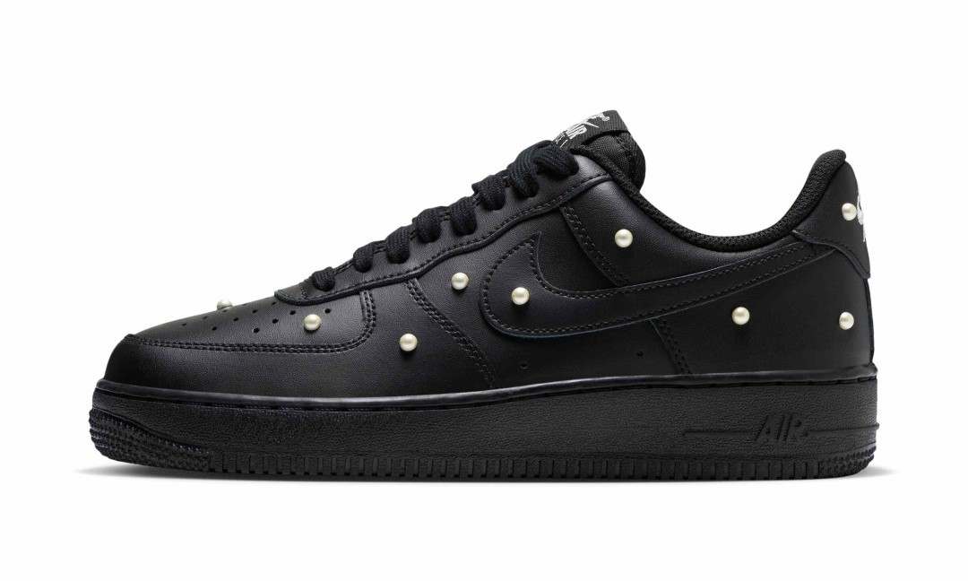 【2026年 9/5 発売】NIKE W AIR FORCE 1 07 LOW SE “Black/Metallic Summit White” (ナイキ フォース 1 ロー “ブラック/メタリックサミットホワイト”) [IQ0133-001]