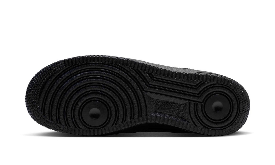 【2026年 9/5 発売】NIKE W AIR FORCE 1 07 LOW SE “Black/Metallic Summit White” (ナイキ フォース 1 ロー “ブラック/メタリックサミットホワイト”) [IQ0133-001]