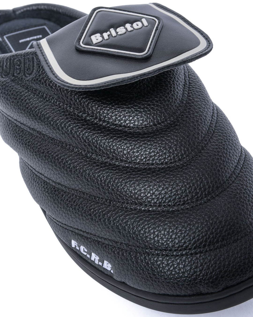 F.C.Real Bristol × SUBU “FLAP SANDALS / Triple Black”が2026年 10/2 発売 (F.C. レアル ブリストル スブ フラップサンダル)