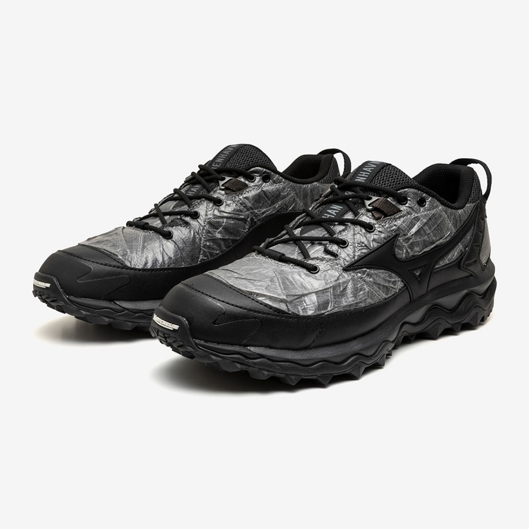 【2026年 9/18 発売】Han Kjobenhavn × Mizuno WAVE MUJIN TL “Black” (ハン コペンハーゲン ミズノ ウェーブ ムジン “ブラック”) [D1GD261301]