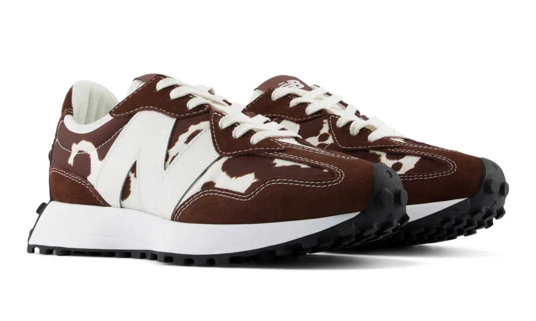 【2026年 9/18 発売】New Balance W327 APC “Cow Print/Pumpernickel/Sea Salt” (ニューバランス カウプリント) [W327APC]