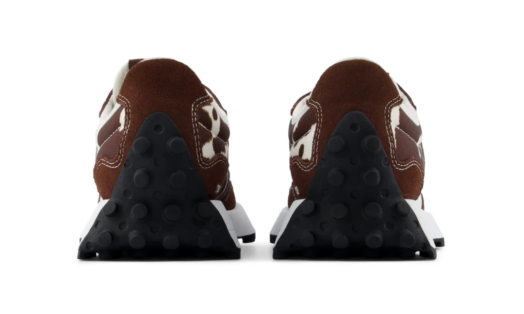 【2026年 9/18 発売】New Balance W327 APC “Cow Print/Pumpernickel/Sea Salt” (ニューバランス カウプリント) [W327APC]