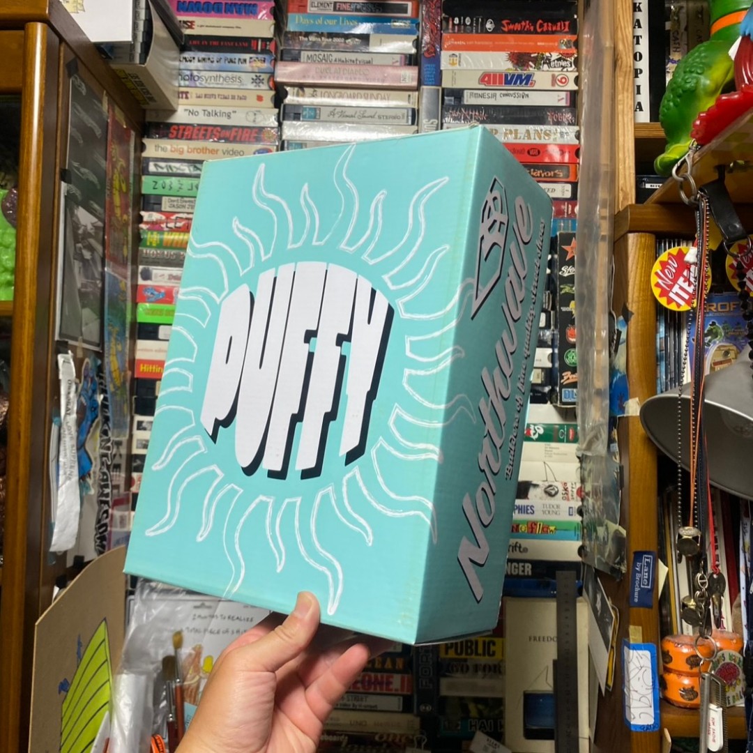 SSZ × アーティスト「PUFFY」スペシャルコラボレーションコレクションが2026年 10/23 & 10/24 発売 (パフィー SURF SKATE ZINE エスエスズィ)