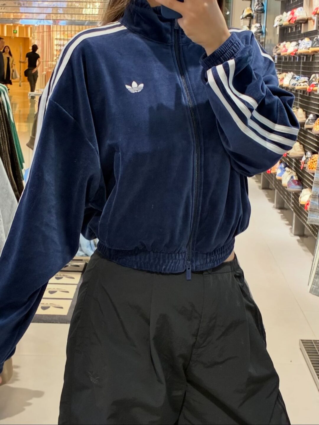 adidas Originals 2026 “Velour Zip-Up Sweatshirt”が発売予定 (アディダス オリジナルス “ベロア ジップアップ スウェットシャツ”)