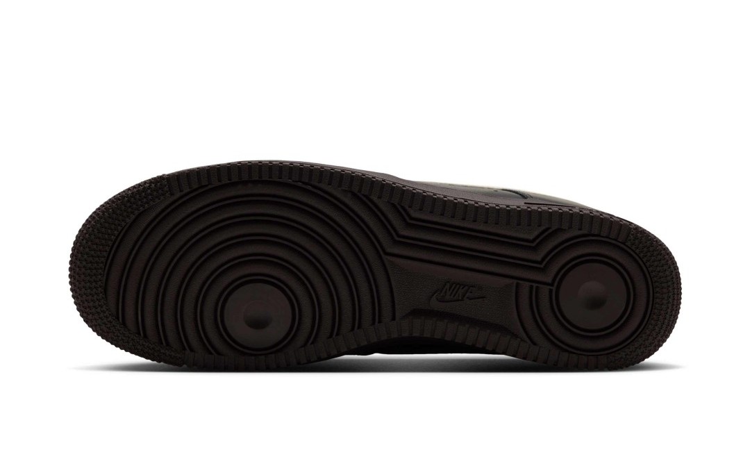 【2026年 10/16 発売】NIKE AIR FORCE 1 07 LOW “Black/Velvet Brown” (ナイキ エア フォース 1 ロー “ブラック/ベルベットブラウン”) [FJ4146-006]