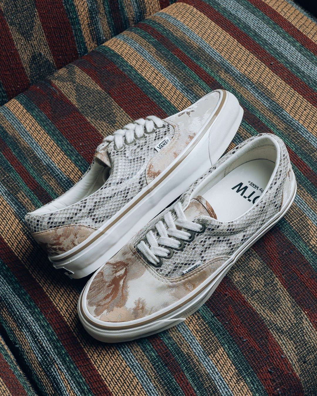 【2026年 10/13 発売】OTW by VANS ERA 95 VIBRAM “FLORAL RIVER TAUPE/FLORAL BLACK” (バンズ エラ ヴィブラム フローラル) [VN00114BIGC/VN00114BBLK]