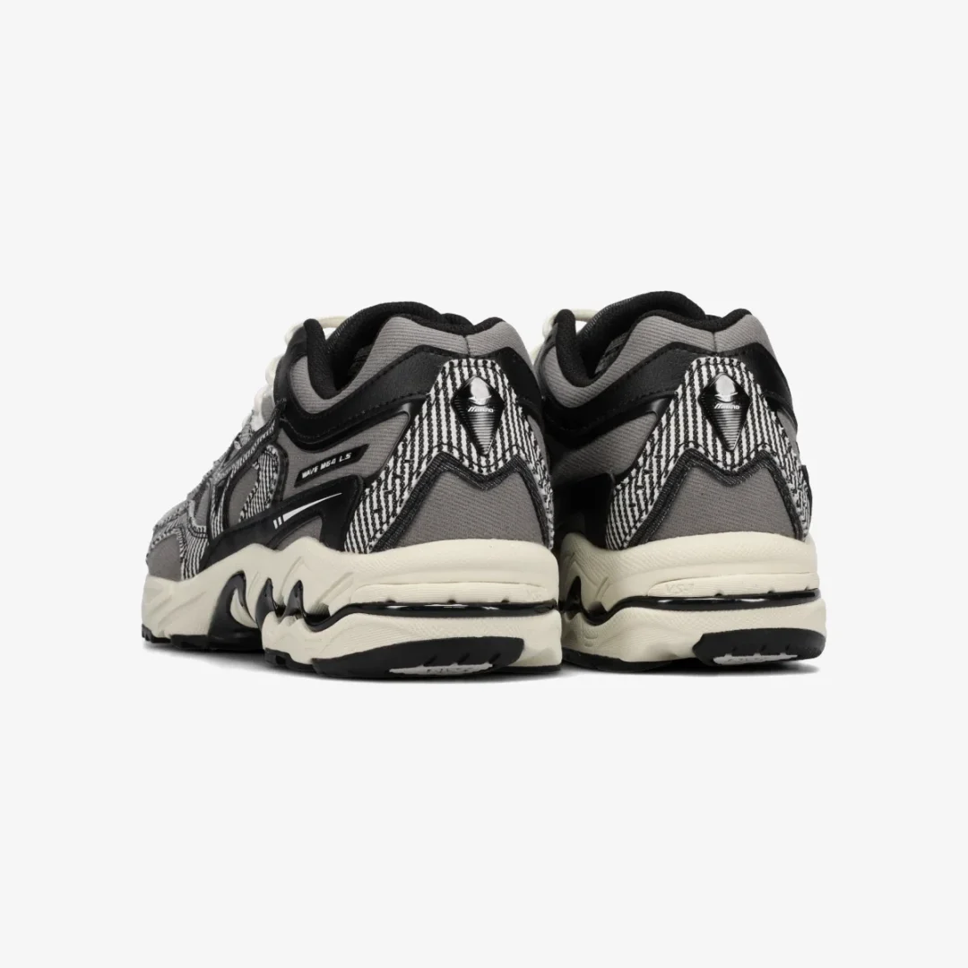 【2026年 10/30 発売】Sean Wotherspoon × Mizuno WAVE MG4 LS “Light Blue/Light Grey” (ショーン・ウェザースプーン ミズノ ウェーブ) [D1GD263101/D1GD263102]
