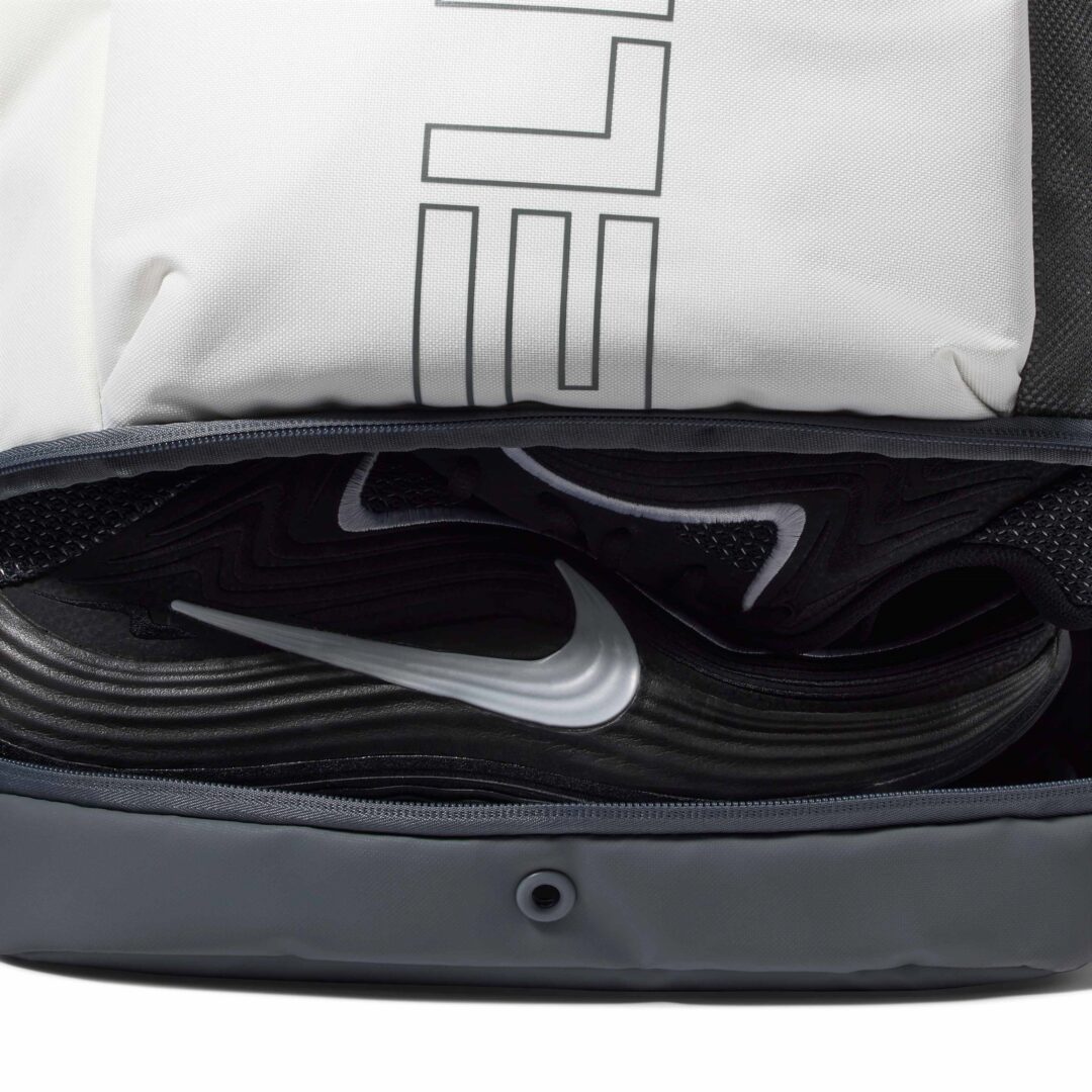 【2026年 11/2 発売】LEGO × NIKE AIR FORCE 1 LOW “White” & Varsity Elite Backpack (レゴ ナイキ エア フォース ロー “ホワイト” & バーシティ エリート バックパック) [IU2551-100/IQ8237-133]