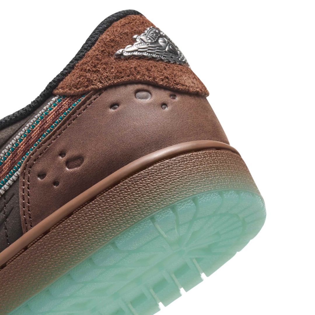 【2026年 10/13 発売】NIKE AIR JORDAN 1 LOW SE “Somos Historias/Día de los Muertos” (ナイキ エア ジョーダン 1 ロー “モス・ヒストリアス/死者の日″) [IZ4686-216]