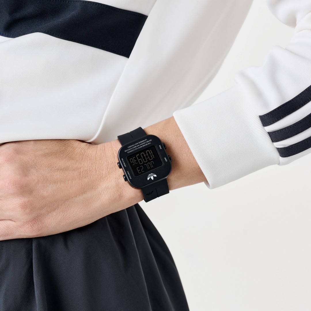adidas Originals 初のリストウォッチにもハンギングウォッチにもなる2WAY時計「ADAPTIK ONE」が2026年 11/27 発売 (アディダス オリジナルス アダプティック ワン)