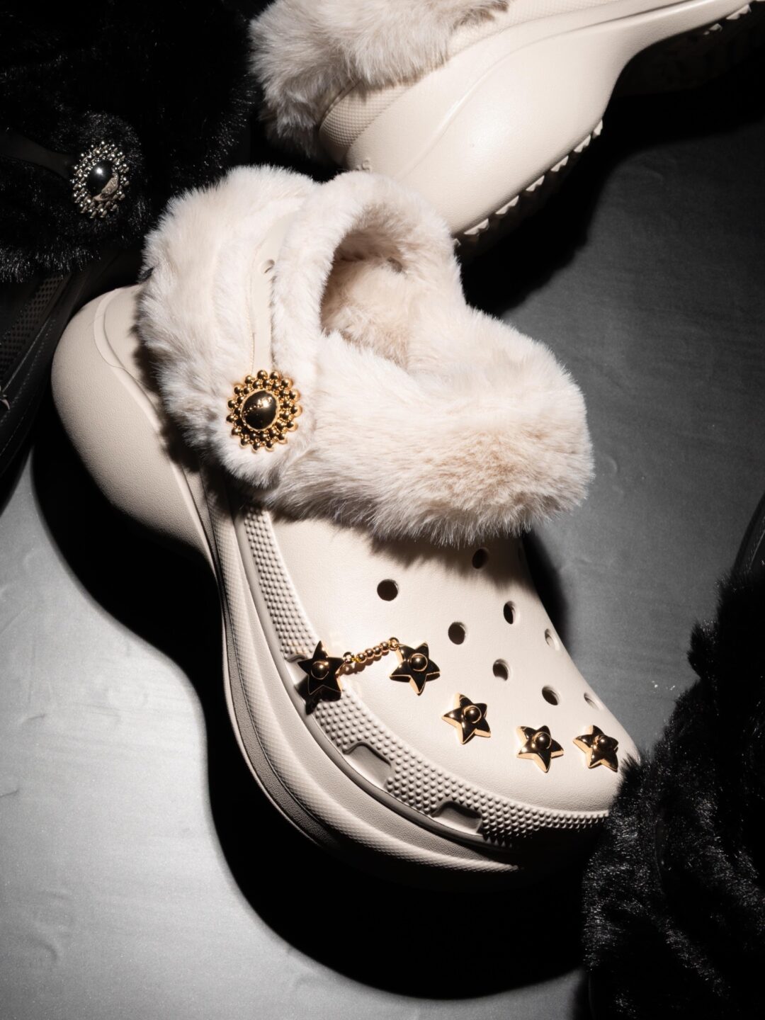 【atmos Exclusive】Crocs BAE LINED METAL MINIS CLOGが発売 (アトモス クロックス ベイ ラインド メタル ミニス クロッグ) [214483-001/214483-2PL]
