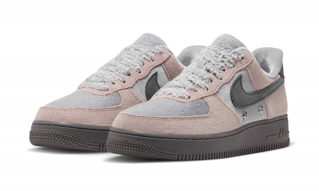 【2026年 10/17 発売】NIKE W AIR FORCE 1 07 LOW “Metallic Silver/Pencil Point/Particle Rose” (ナイキ エア フォース 1 ロー “シルバー/ローズ”) [IZ6168-001]