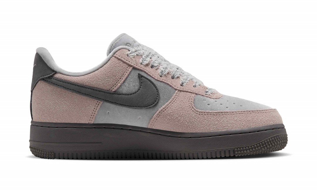 【2026年 10/17 発売】NIKE W AIR FORCE 1 07 LOW “Metallic Silver/Pencil Point/Particle Rose” (ナイキ エア フォース 1 ロー “シルバー/ローズ”) [IZ6168-001]