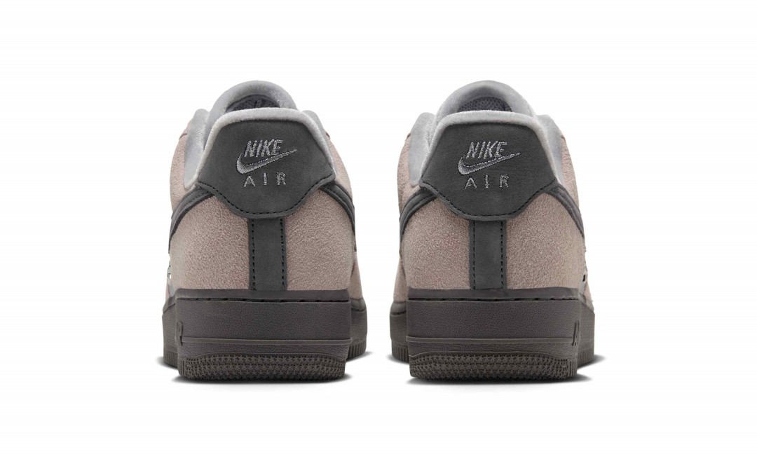 【2026年 10/17 発売】NIKE W AIR FORCE 1 07 LOW “Metallic Silver/Pencil Point/Particle Rose” (ナイキ エア フォース 1 ロー “シルバー/ローズ”) [IZ6168-001]