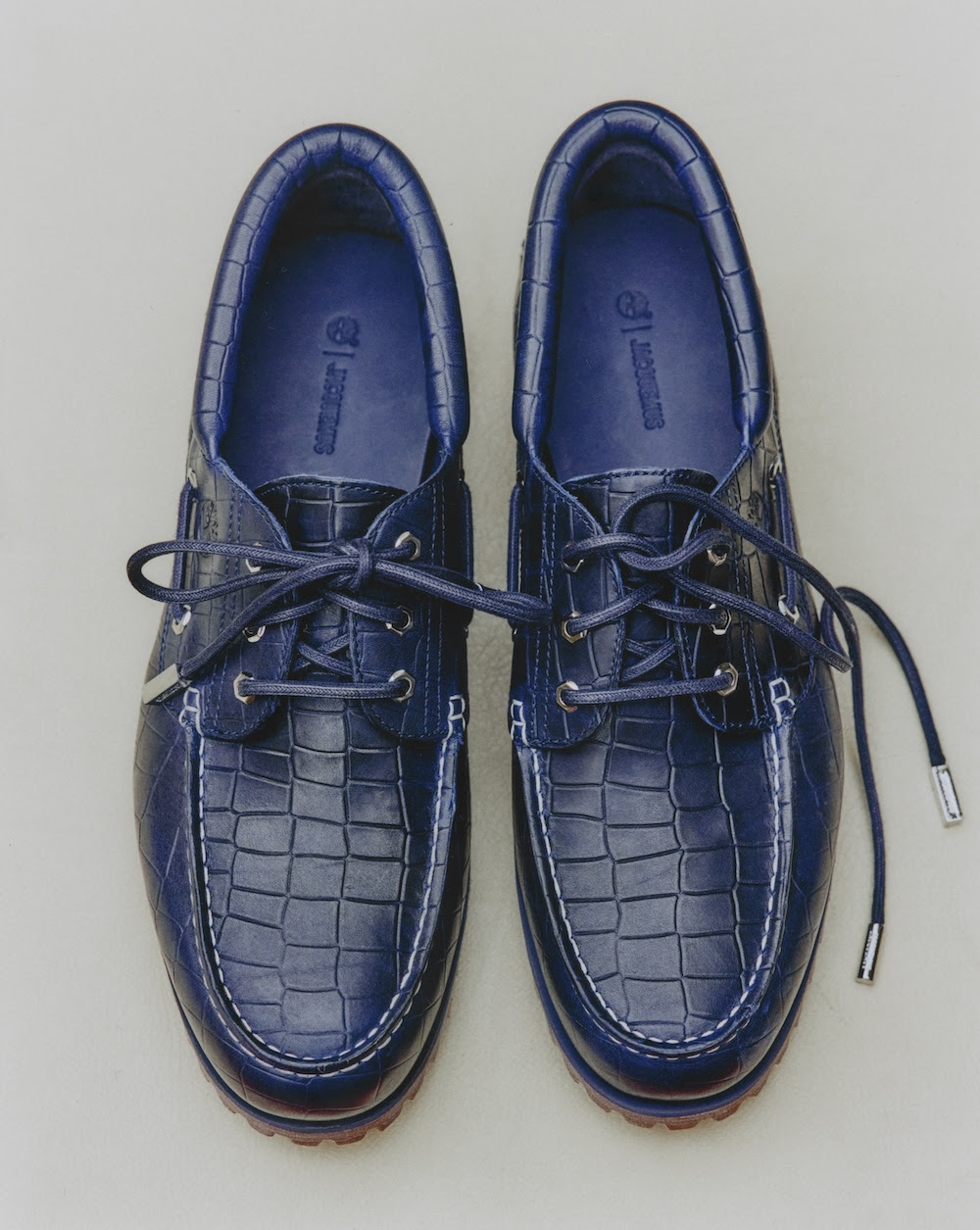 【2026年 10/15 発売】JACQUEMUS × Timberland “La Bateau” Boat Shoe “Brown/Navy” (ジャックムス ティンバーランド ラ バトー ボートシューズ “ブラウン/ネイビー”)