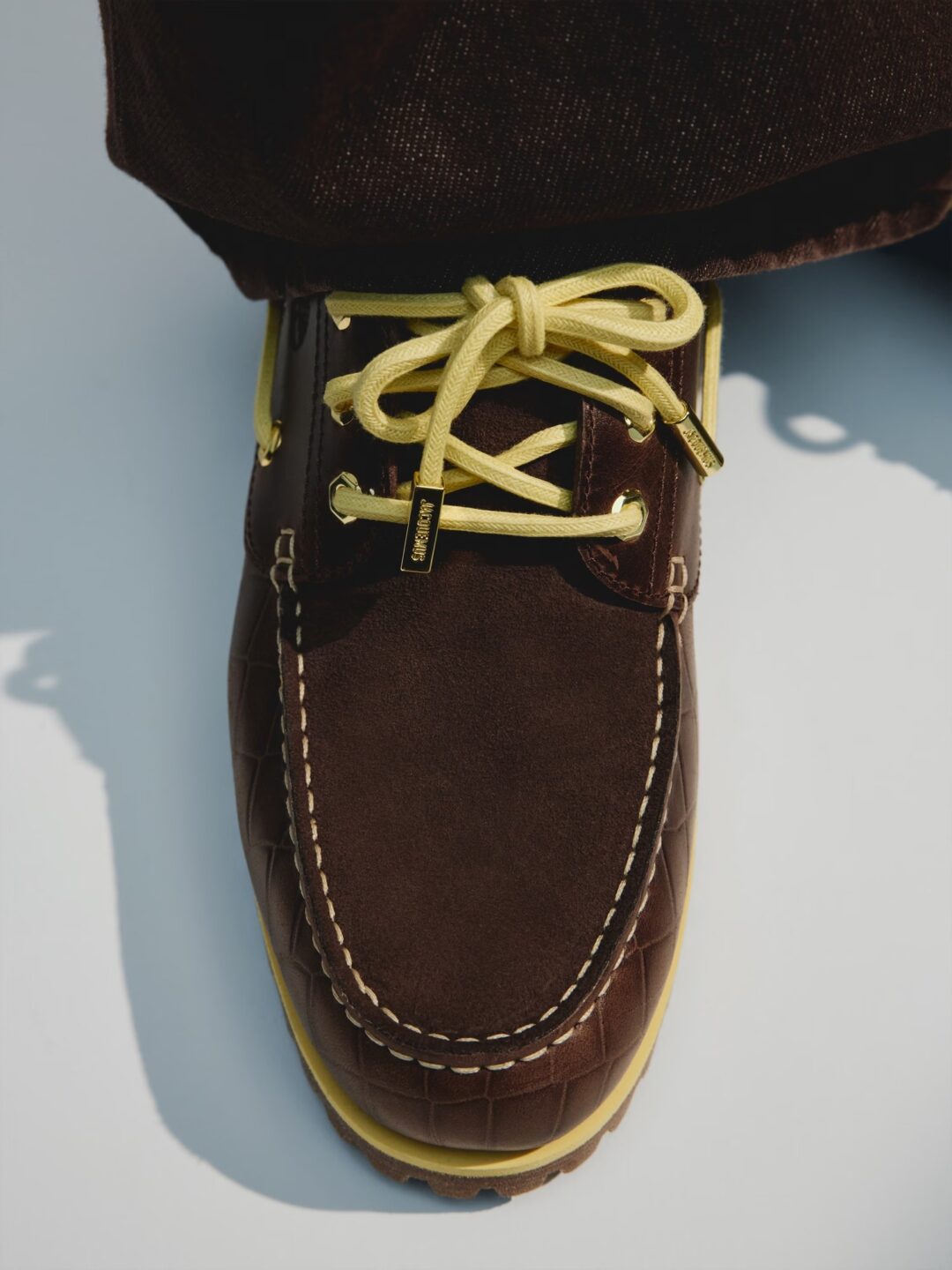 【2026年 10/15 発売】JACQUEMUS × Timberland “La Bateau” Boat Shoe “Brown/Navy” (ジャックムス ティンバーランド ラ バトー ボートシューズ “ブラウン/ネイビー”)