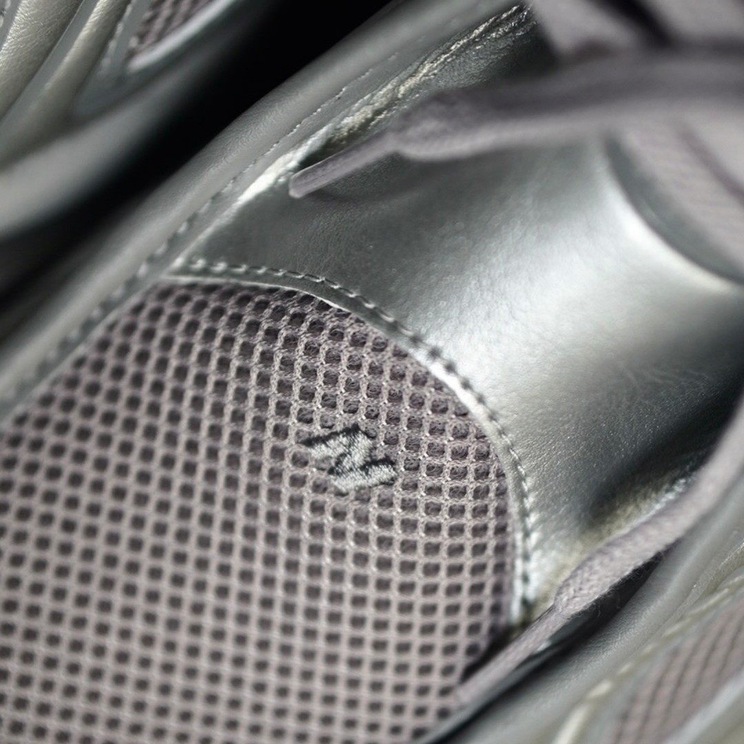 【2026年 10/22 発売】New Balance U1890 9VF “Truffle Salt/Silver Metallic” (ニューバランス) [U18909VF]