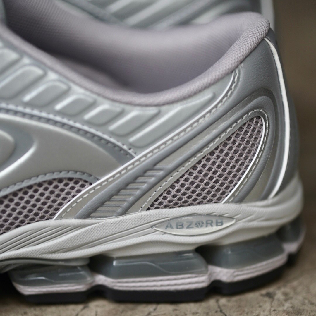 【2026年 10/22 発売】New Balance U1890 9VF “Truffle Salt/Silver Metallic” (ニューバランス) [U18909VF]