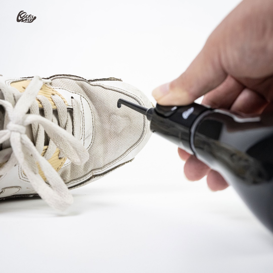 KicksWrapから超水圧の力だけで撃ち抜く布素材専用の高圧貫通洗浄デバイス「Deep Stain Washer」が2026年 10/15 19:00 発売 (キックスラップ)