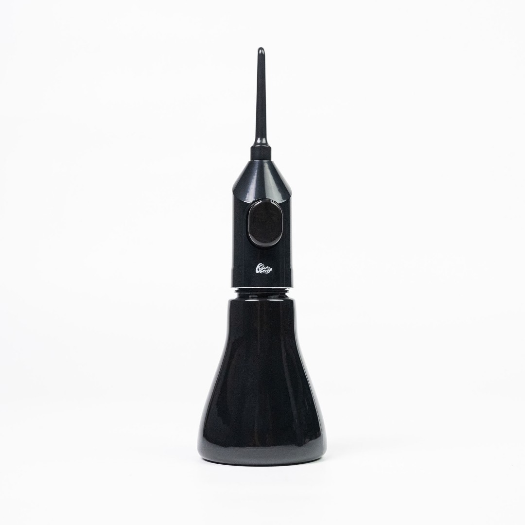 KicksWrapから超水圧の力だけで撃ち抜く布素材専用の高圧貫通洗浄デバイス「Deep Stain Washer」が2026年 10/15 19:00 発売 (キックスラップ)